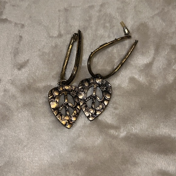 🍀🍀🍀 Vintage Women LUCKY BRAND  Watch & Earring Set🍀🍀😅 - Picture 6 of 8